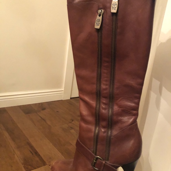 Brown boots - Picture 3 of 3